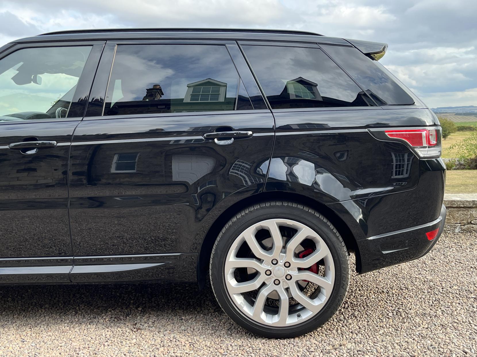 Land Rover Range Rover Sport 3.0 SD V6 Autobiography Dynamic SUV 5dr Diesel Auto 4WD Euro 6 (s/s) (306 ps)