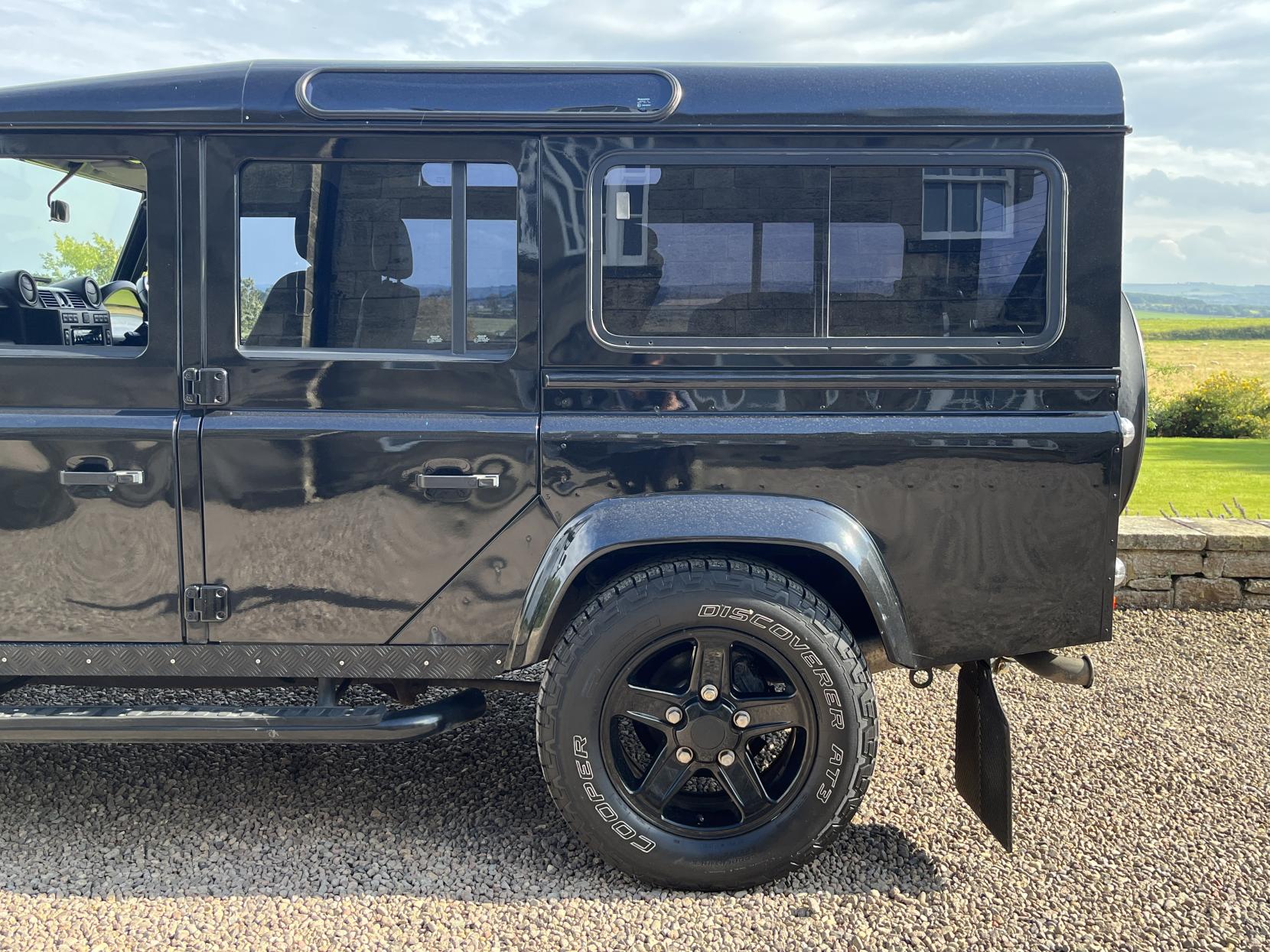 Land Rover Defender 110 2.4 TDCi XS SUV Double Cab 5dr Diesel Manual 4WD MWB Euro 4 (122 bhp)