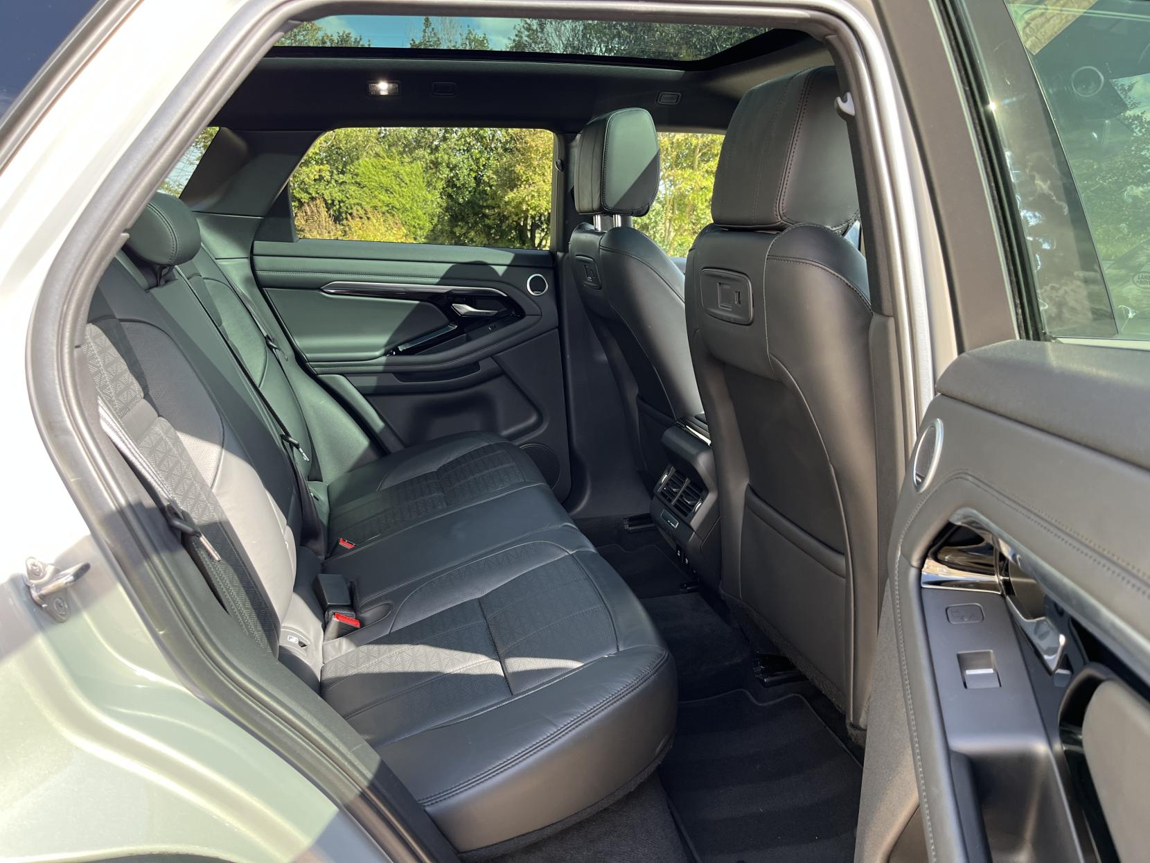 Land Rover Range Rover Evoque 2.0 D180 R-Dynamic HSE SUV 5dr Diesel Auto 4WD Euro 6 (s/s) (180 ps)