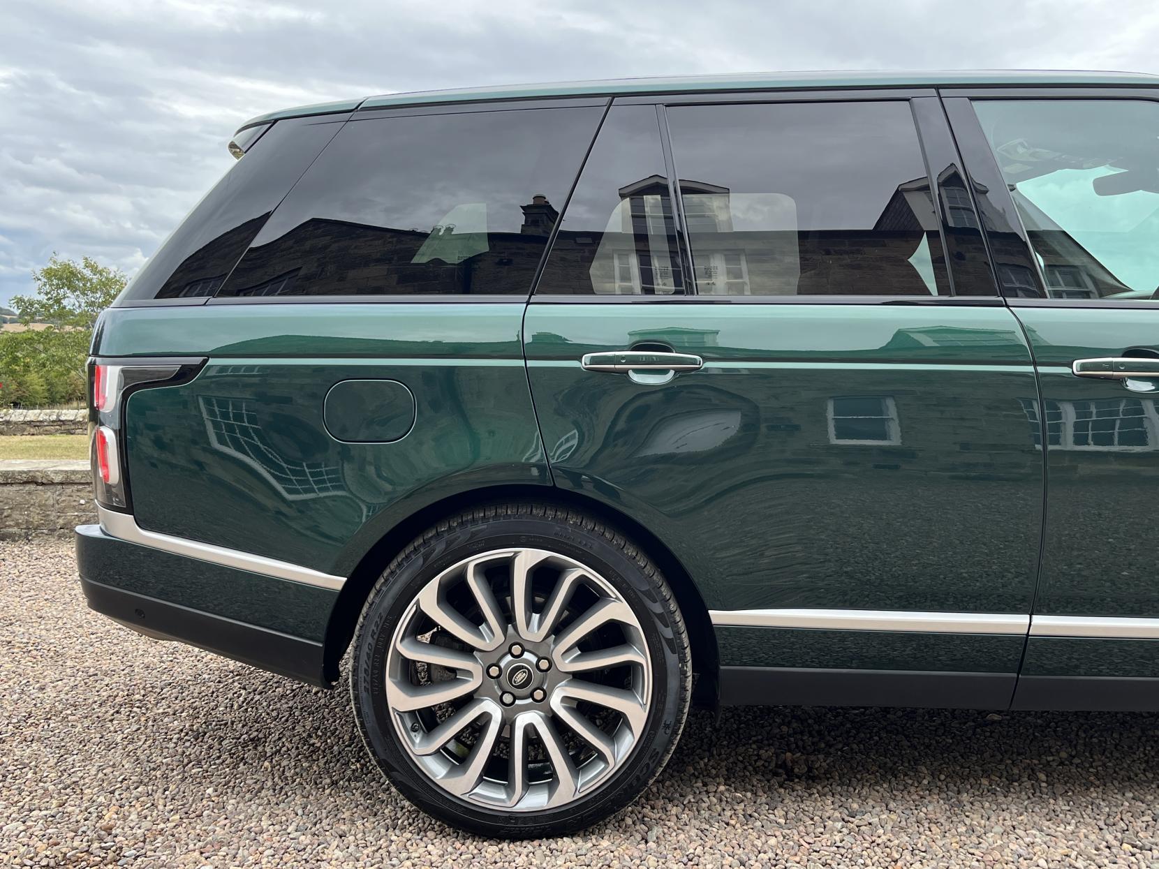 Land Rover Range Rover 5.0 P525 V8 Autobiography SUV 5dr Petrol Auto 4WD Euro 6 (s/s) (525 ps)