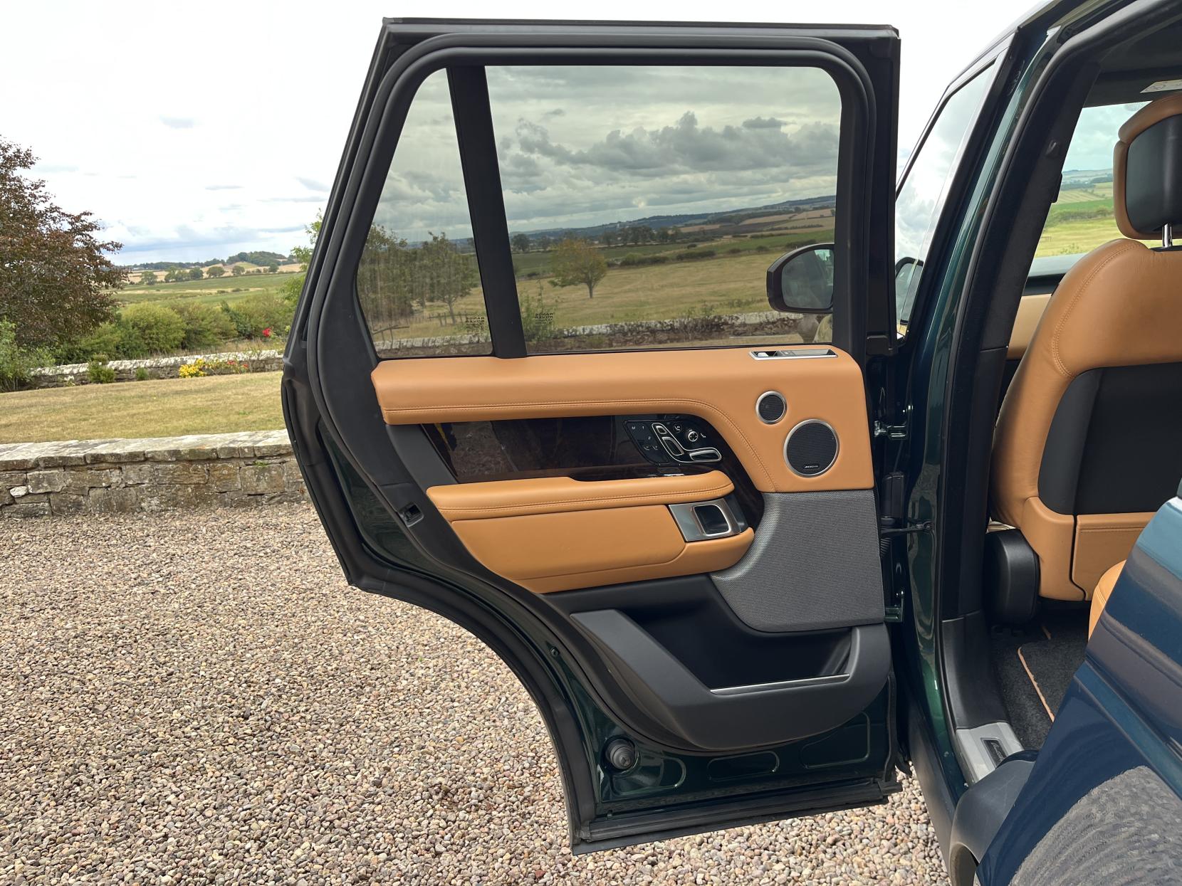 Land Rover Range Rover 5.0 P525 V8 Autobiography SUV 5dr Petrol Auto 4WD Euro 6 (s/s) (525 ps)