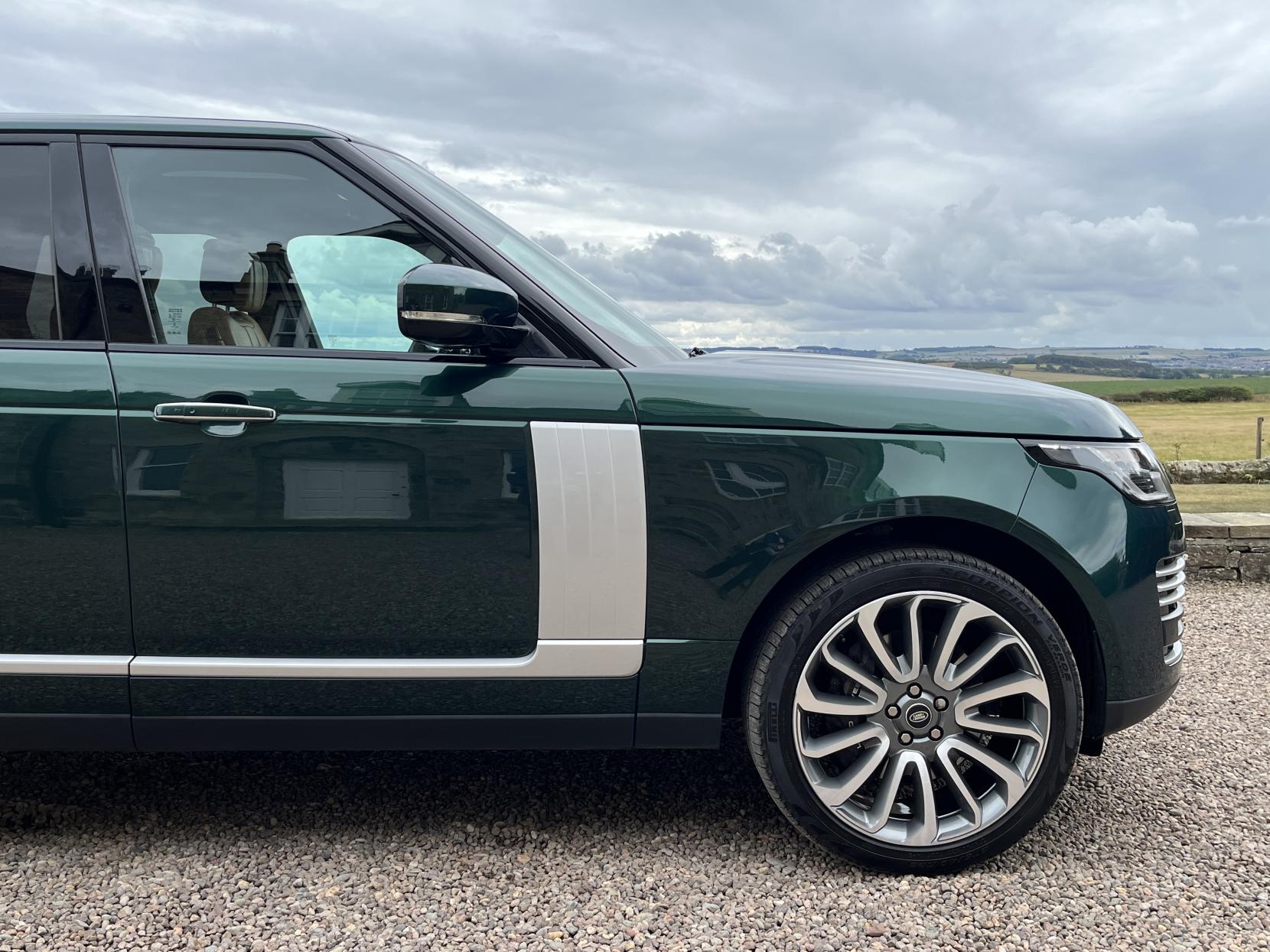Land Rover Range Rover 5.0 P525 V8 Autobiography SUV 5dr Petrol Auto 4WD Euro 6 (s/s) (525 ps)