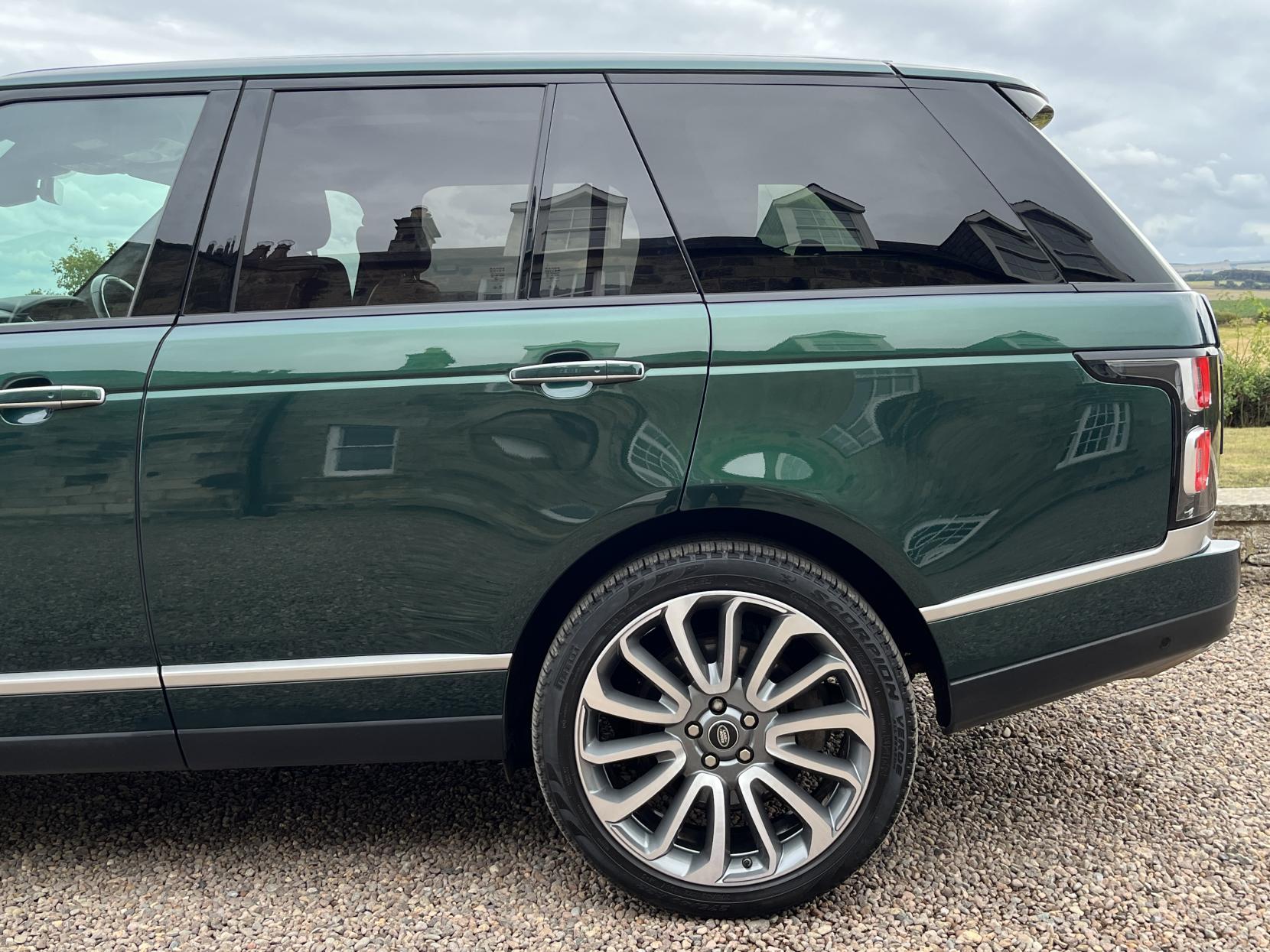 Land Rover Range Rover 5.0 P525 V8 Autobiography SUV 5dr Petrol Auto 4WD Euro 6 (s/s) (525 ps)